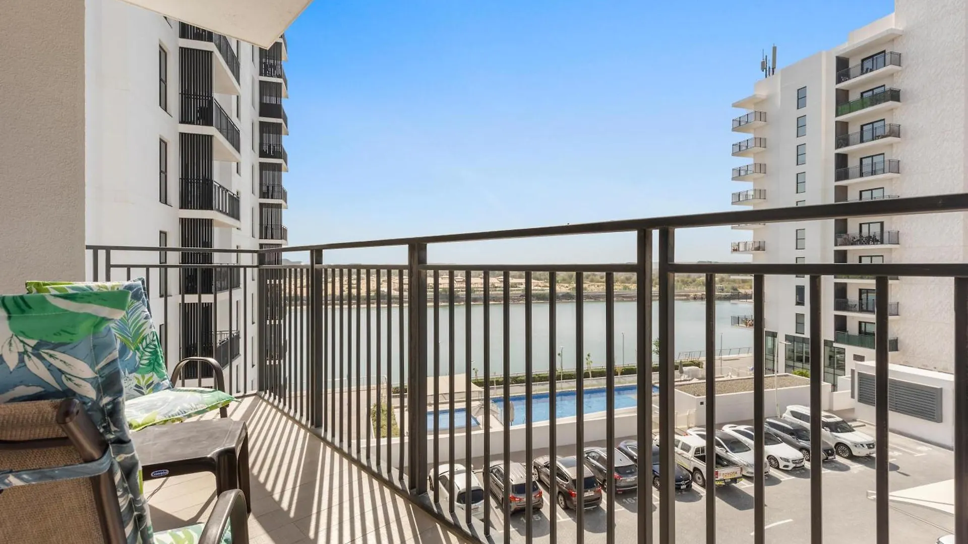 Silkhaus Near Ferrari World With Canal View From Balcony Abu Dabi 0*,